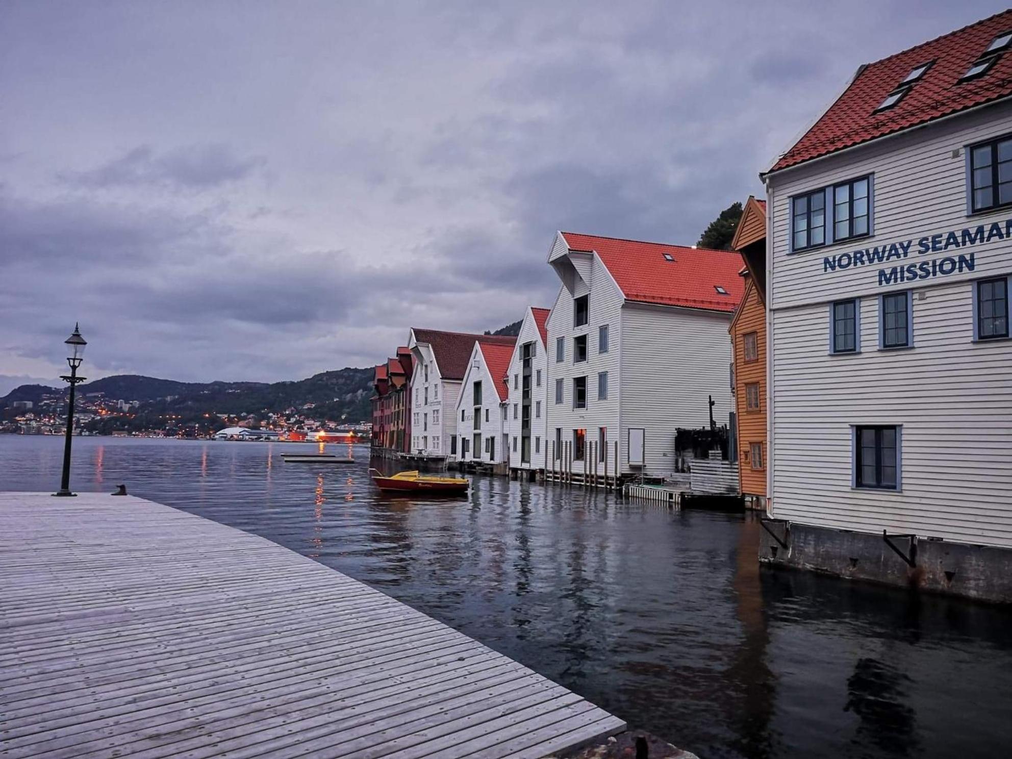 Super Cozy In Picturesque Neighborhood * Bergen